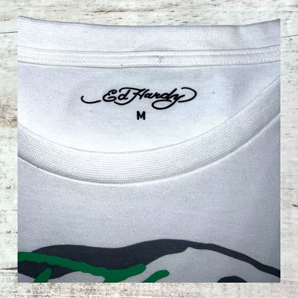 NWT Ed Hardy White Multicolor Eagle, Skull, Snake Eyeball Design Mens Medium - Picture 3 of 4